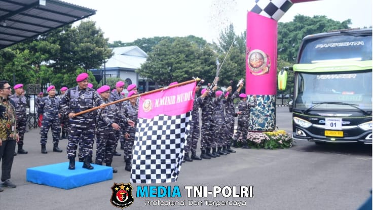 Danpasmar 1 Ikuti Acara Pelepasan Mudik Bersama Keluarga Besar Korps Marinir