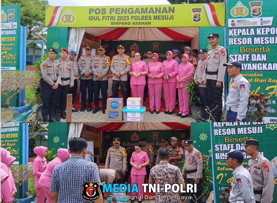 Kapolres Mesuji Bersama Ketua Bhayangkari Memberikan Bikisan Kepada Personel Pos PAM Simpang Asahan