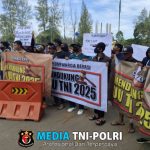 Warga Bekasi Tunjukkan Dukungan untuk TNI, Aksi Spontanitas Berlangsung Meriah dan Tertib