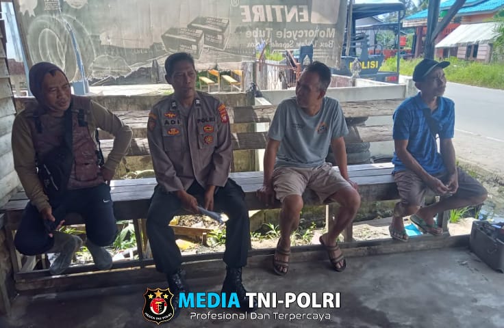 Polsek Mandor Gelar Patroli Dialogis, Tingkatkan Keamanan dan Komunikasi dengan Masyarakat