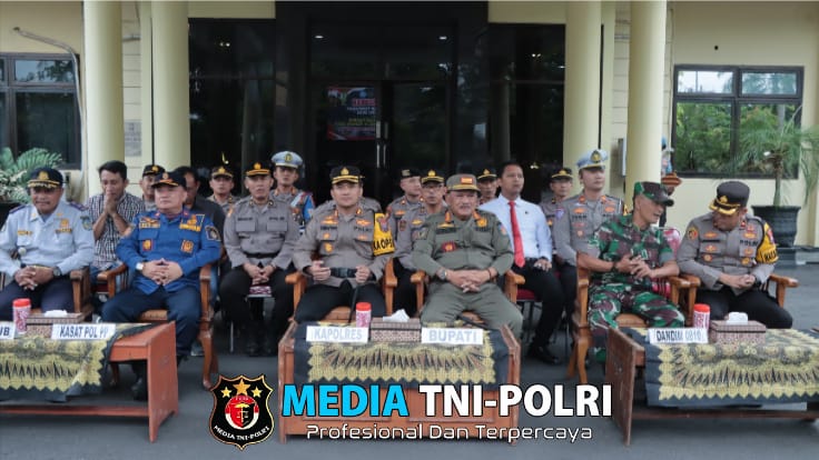 Polres Nganjuk Gelar Apel Pasukan untuk Pengamanan Malam Takbir
