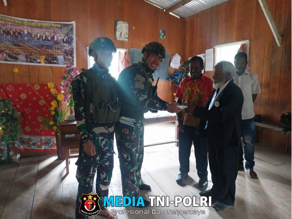 Solidaritas Satgas TNI Terwujud Dalam Ibadah Bersama Warga, Dipandu Serda Jendry