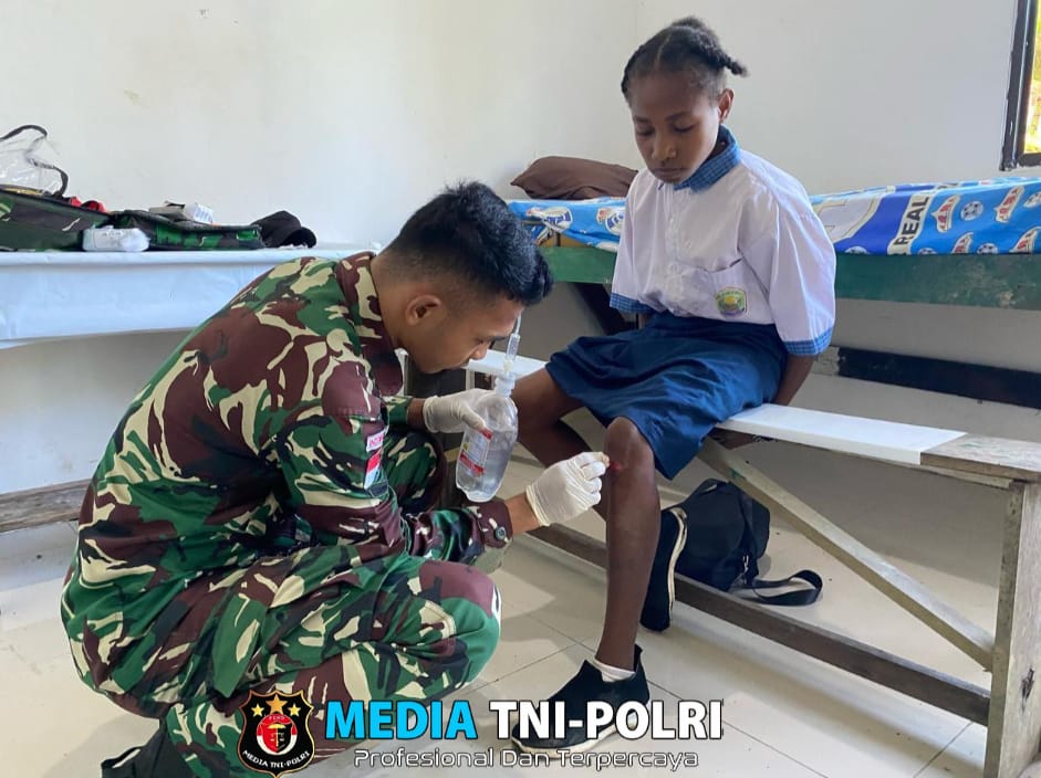 Peduli Kesehatan Masyarakat Papua, Satgas Yonif 131/BRS Bergerak Berikan Pelayanan Kesehatan di Kampung Wembi