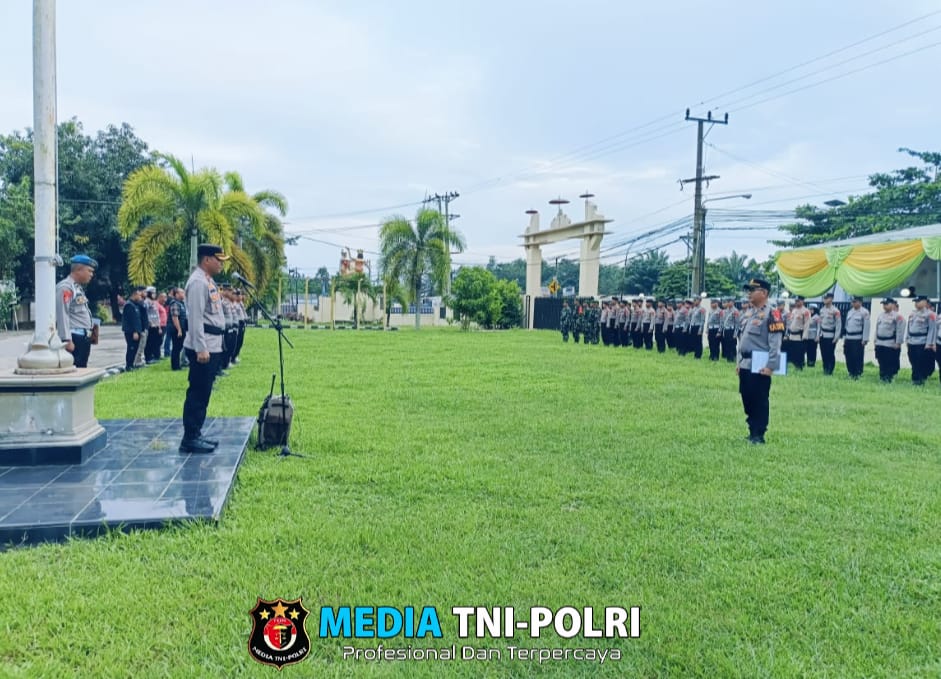 Pengamanan Malam Hari Raya Idul Fitri 1446 H, Waka Polres Mesuji Pimpin Apel Persiapan Patroli Dalam Sekala Besar