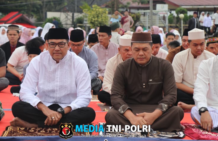 Kapolres Lampung Barat Gelar Sholat Idul Fitri dan Halal Bihalal