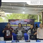 TNI AL Gagalkan Penyelundupan 167 Ball Press Ilegal Senilai 1,3 M Dari Malaysia