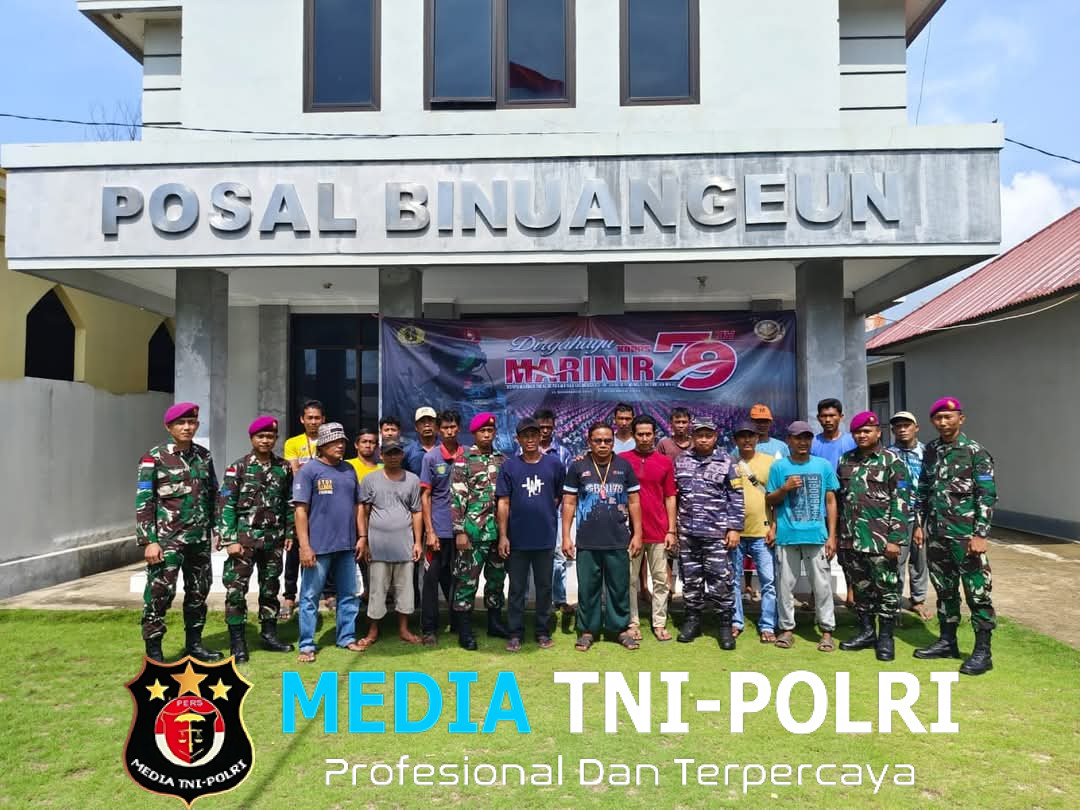 Satuan Tugas Marinir Pengamanan Pulau Terluar Laksanakan Bakti Sosial