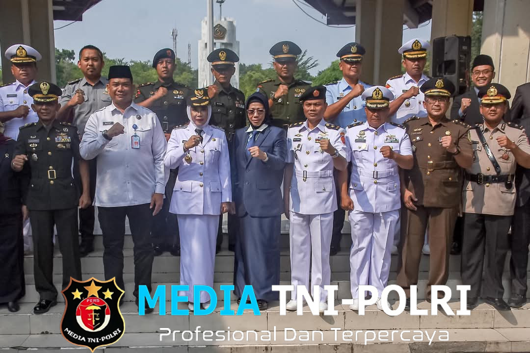 Komandan Brigif 2 Marinir Hadiri Peringatan Hari Otonomi Daerah ke XXIX di Sidoarjo