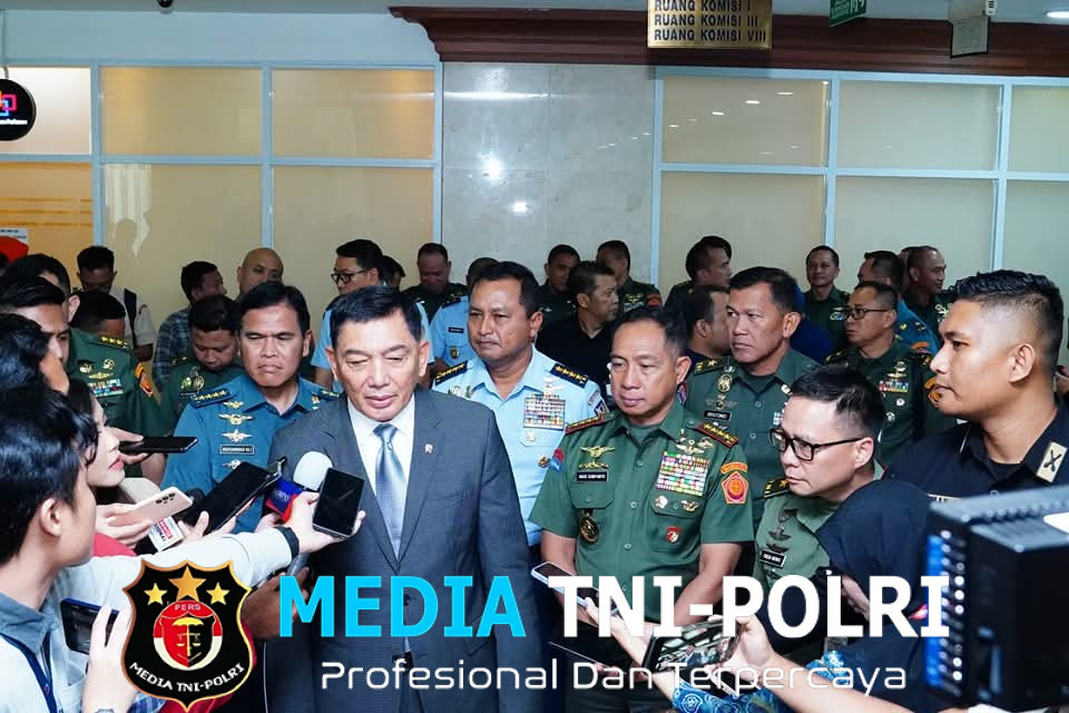 Dorong Kesejahteraan Prajurit, Menhan dan Panglima TNI Hadiri Rapat Kerja Bersama Komisi I DPR RI