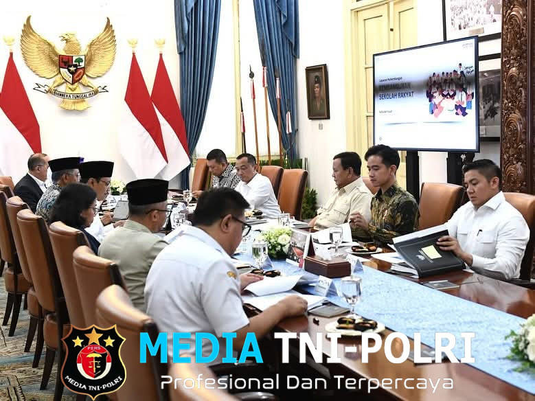 Presiden Prabowo Pimpin Ratas Bahas Sekolah Rakyat, Pastikan Program Tepat Sasaran