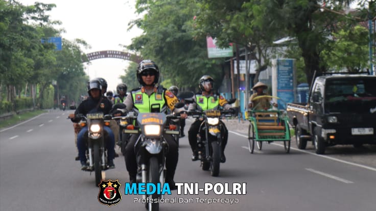 Kapolres Bojonegoro Lakukan Patroli Rute Mudik di Hari Kedua Lebaran