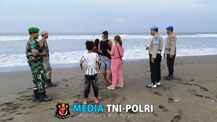 Polairud Polres Jember Tingkatkan Patroli Kawasan Wisata Pantai Saat Lebaran