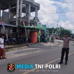 Polsek Mandor Amankan Sholat Jumat di Masjid Baitul Jama’iyah Desa Mandor