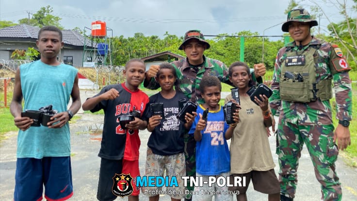 Jalin Kedekatan dengan Masyarakat Papua, Satgas Yonif 131/BRS Berikan Pelayanan Kesehatan di Kampun Mosso