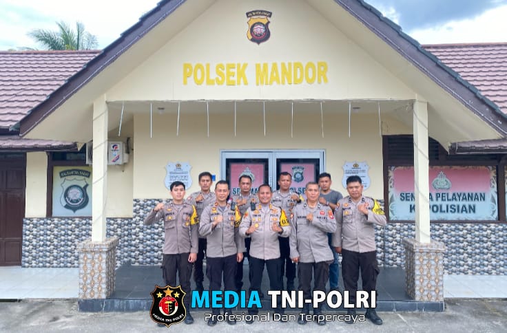 Kapolres Landak Laksanakan Kegiatan Silahturahmi Dan Laksanakan Pengecekan Kesiapan Personil Polsek Mandor