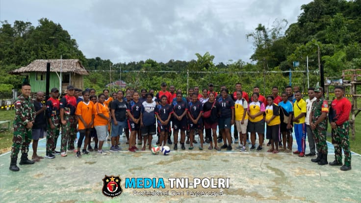 Satgas Yonif 762/VYS Selenggarakan Turnamen Bola Volley Putri “Aisyo Cup”