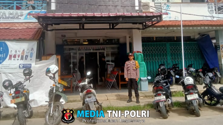 Pengamanan Ibadah Minggu Polsek Ngabang Laksanakan di GKNI Immanuel