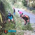 Minggu Bersih, Babinsa Ngadirenggo Bersama Warga Gotong Royong Bersihkan Lingkungan