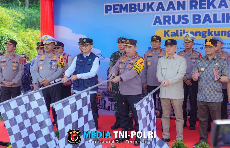 Polri Lepas Flag Off One Way Nasional Arus Balik Lebaran 2025 di KM 414 Sampai KM 70 Hari Ini