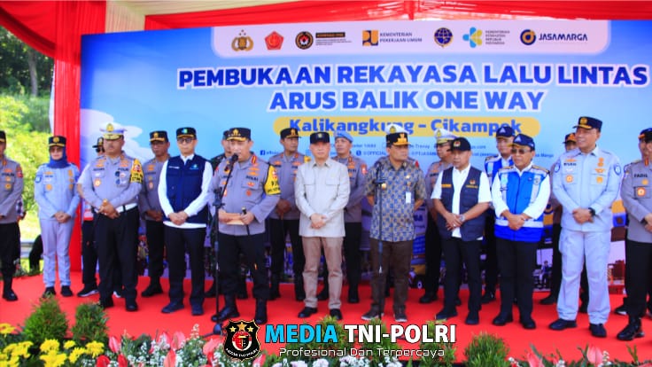 Kapolri Pimpin Pelepasan One Way Nasional Tol Kalikangkung-Cikampek