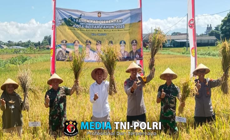 Dandim 0808 Bersama Forkopimda Ikuti Panen Raya Serentak Dan Zoom Meeting Bersama Para Petani di Blitar