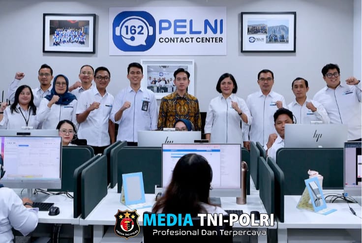 Wapres Gibran Rakabuming Tinjau Situasi Arus Balik Pemudik yang Menggunakan Transportasi Laut di Kantor PT.PELNI