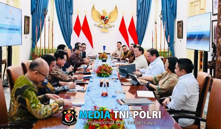 Presiden Prabowo Bahas Respons Ekonomi Global dan Kebijakan Tarif Bersama Jajaran Kabinet
