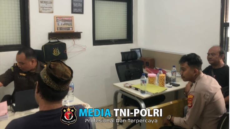 Polsek Pulau Panggung Limpahkan Tersangka Pencurian di PGE Ulu Belu ke Kejaksaan