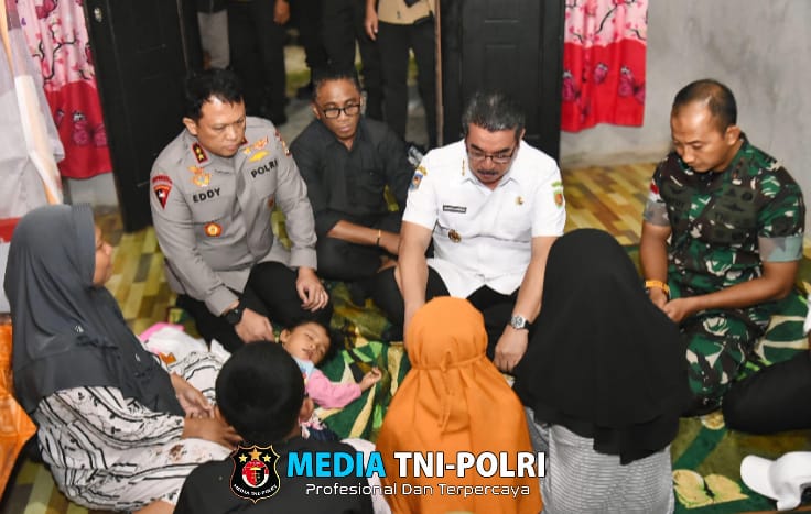 Gugur Saat Lerai Bentrokan, Bripka Husni Dianugerahi Kenaikan Pangkat Anumerta