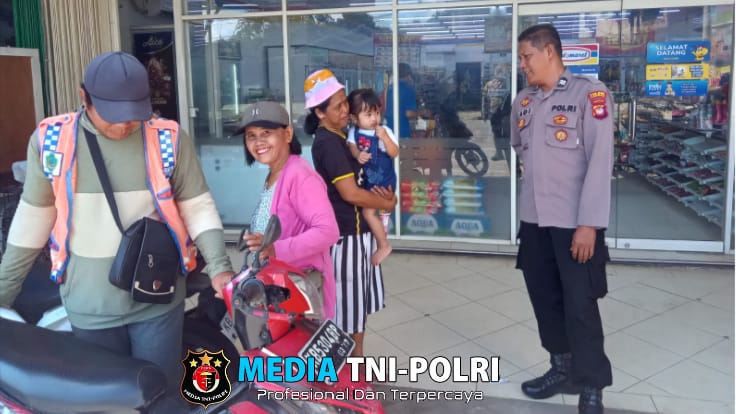 Polsek Mandor Gelar Patroli Dialogis, Tingkatkan Keamanan dan Komunikasi dengan Masyarakat