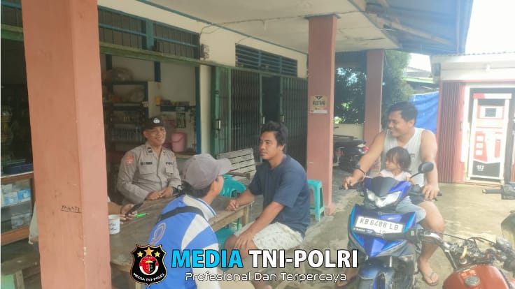 Dalam Harkamtibmas Polsek Air Besar Berlakukan Patroli Dialogis
