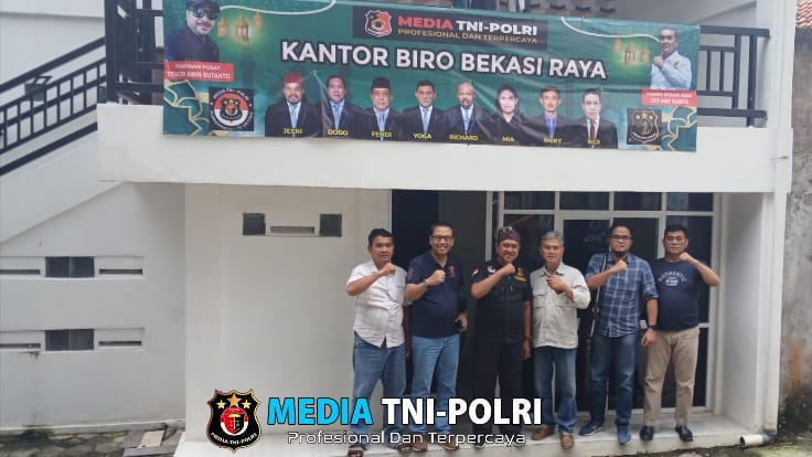 Kunjungan Kabiro Cirebon Media TNI POLRI kekantor Kabiro Bekasi Raya Untuk Mempererat Silaturahmi dan Membangun Kemitraan