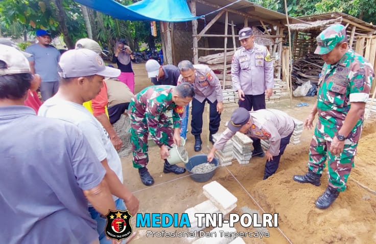 Sinergi TNI-Polri, dan Aparatur Kampung Sidoluhur, Wujudkan Rumah Layak Huni untuk Warga Kurang Mampu