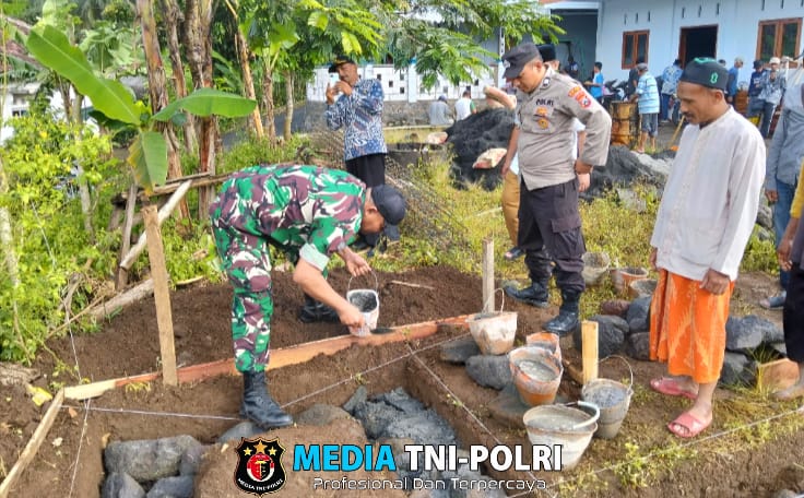 Wujud Sinergi TNI dan Masyarakat, Babinsa Ampelgading Hadiri Peletakan Batu Pertama Mushola Sekolah Raudlatul Rohmahniyah