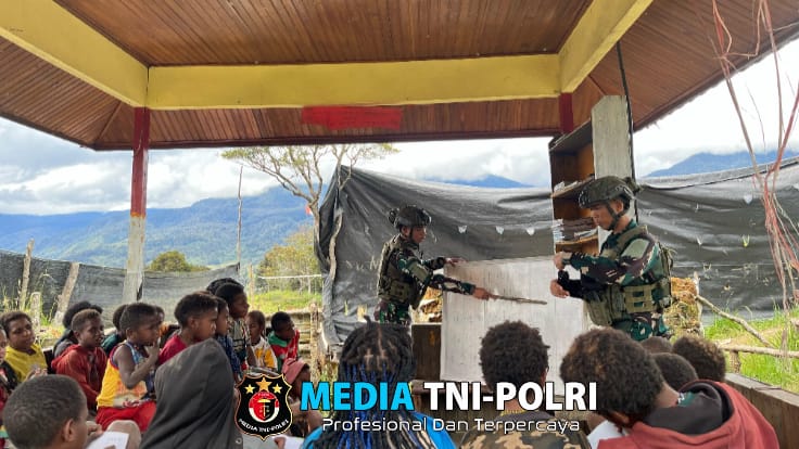 Mengeja Harapan di Pegunungan, Satgas TNI Ajar Bahasa dan Cinta Tanah Air