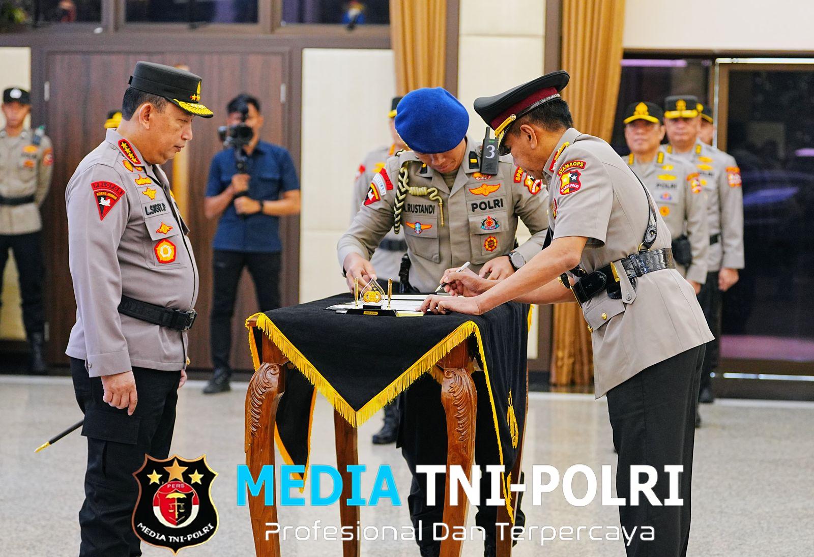 Jenderal Peraih Hoegeng Award Promisi Bintang Tiga