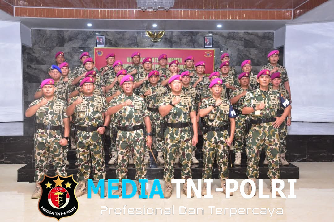 Dua Jabatan Komandan Satlak Pasmar 1 Diserahterimakan