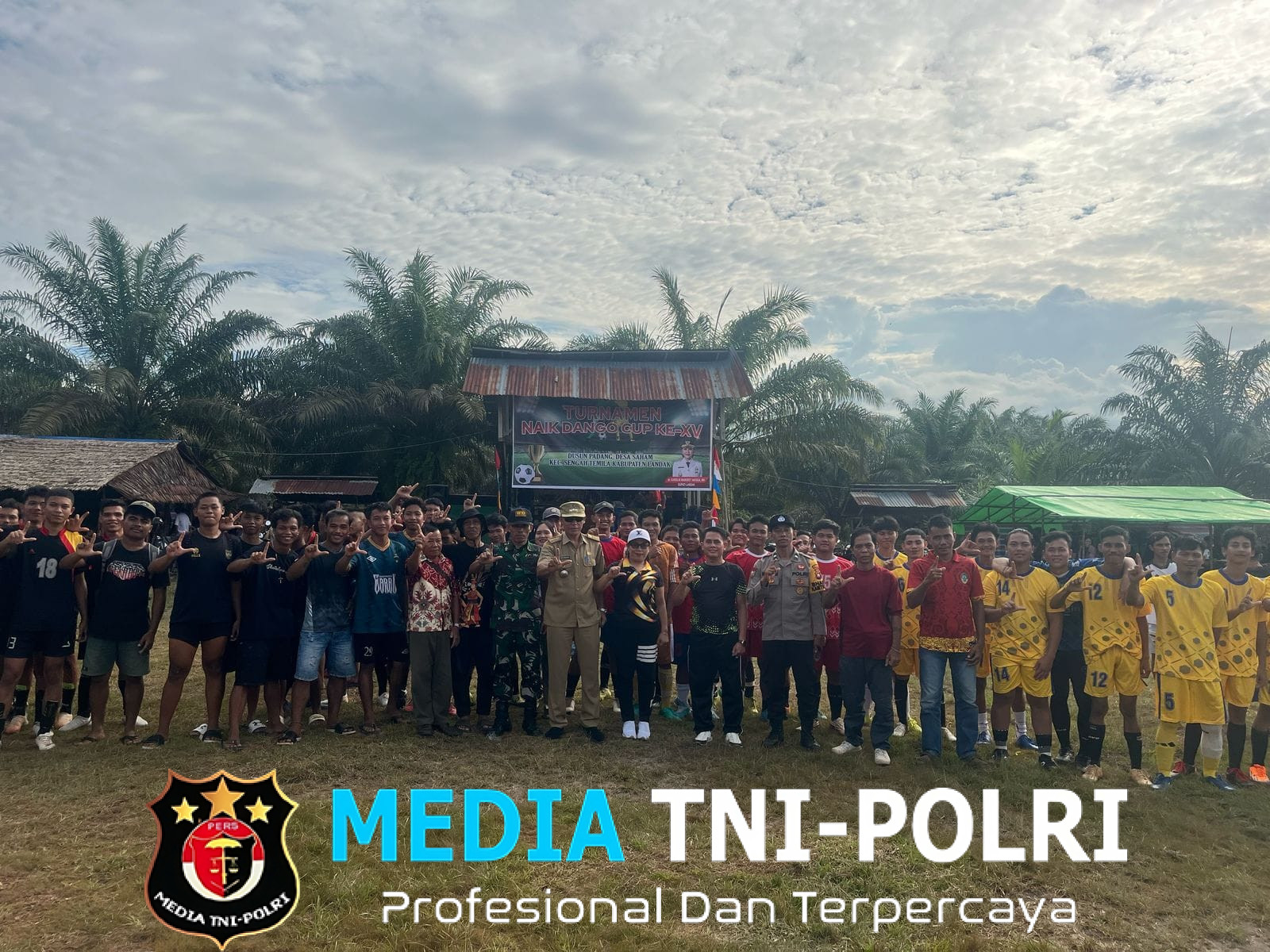 “Meriah! Pembukaan Naik Dango Cup XV di Dusun Padang Disambut Antusias”