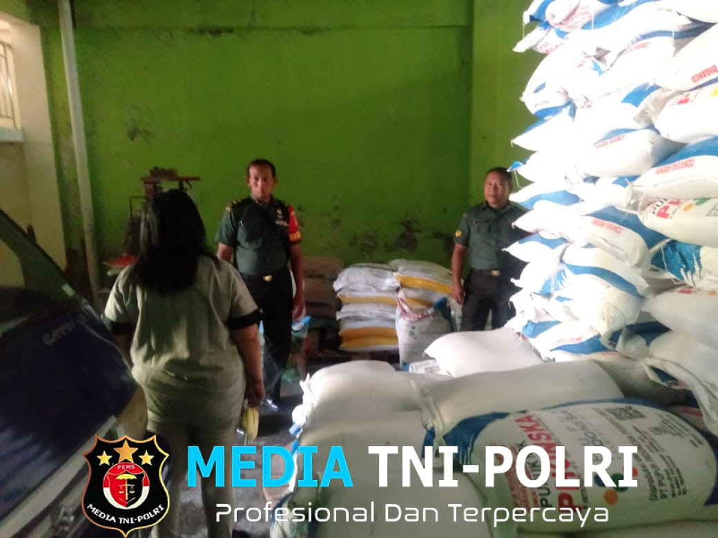 Babinsa Garda Terdepan Pemantauan Pupuk, Jamin Ketersediaan dan Harga Tepat