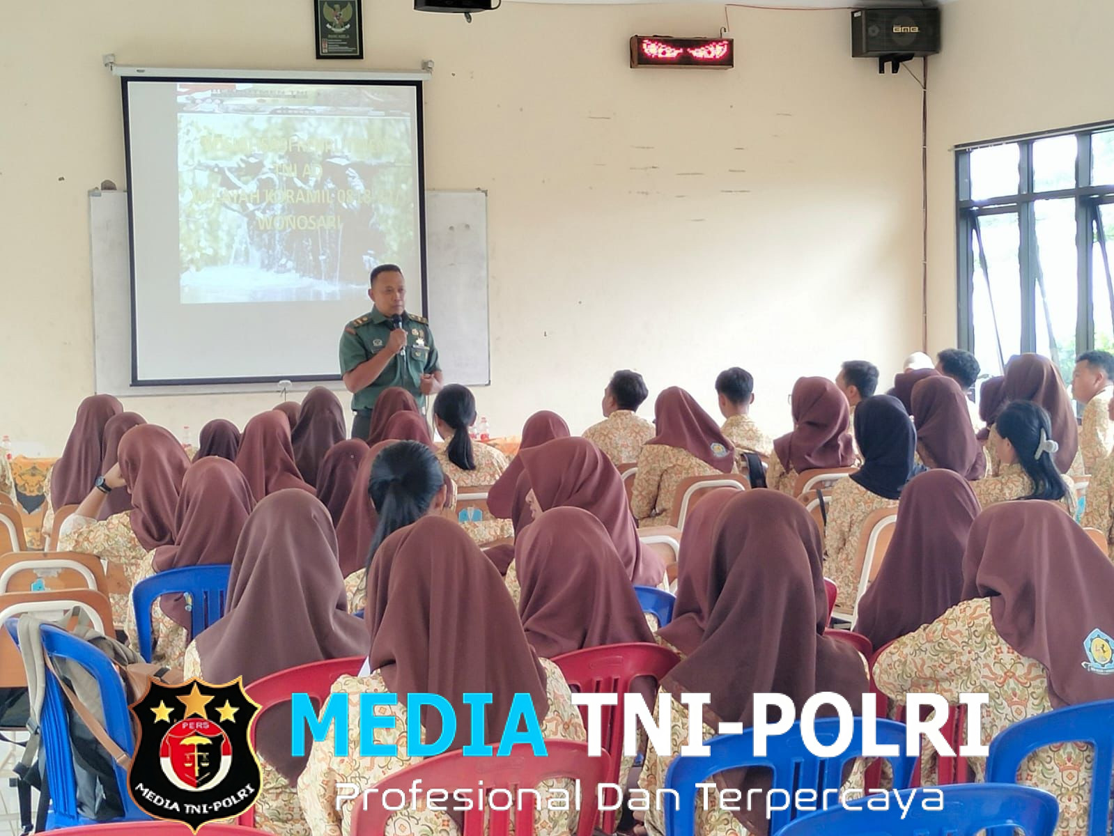 Peluang Emas Mengabdi Negeri Batuud Pelda Setiyo Sasar Generasi Muda Wonosari Lewat Sosialisasi di SMKN