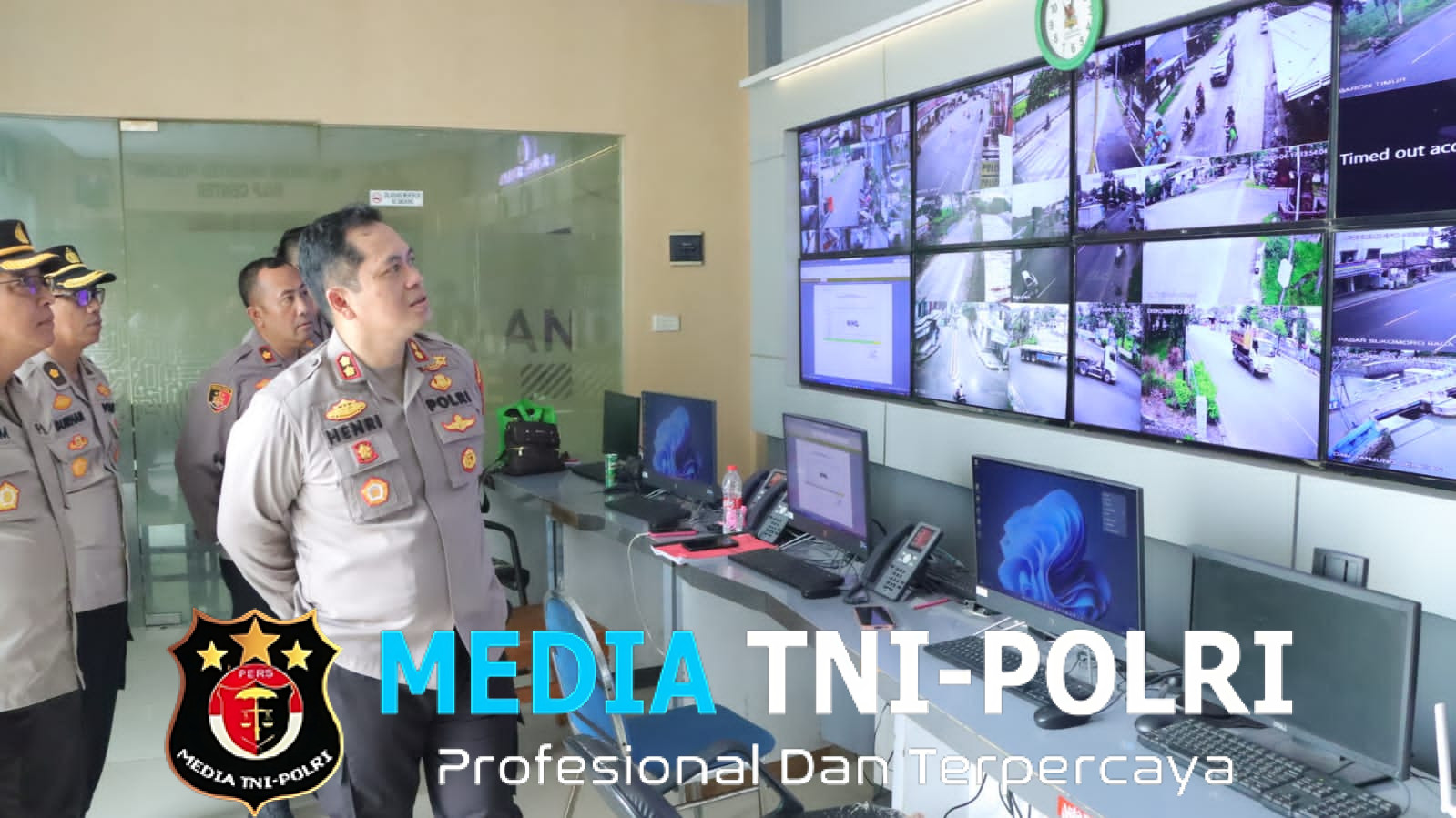 Pengecekan Pelayanan dan Command Center Polres Nganjuk, Kapolres Optimalkan Teknologi Jaga Kamtibmas Selama Libur Panjang