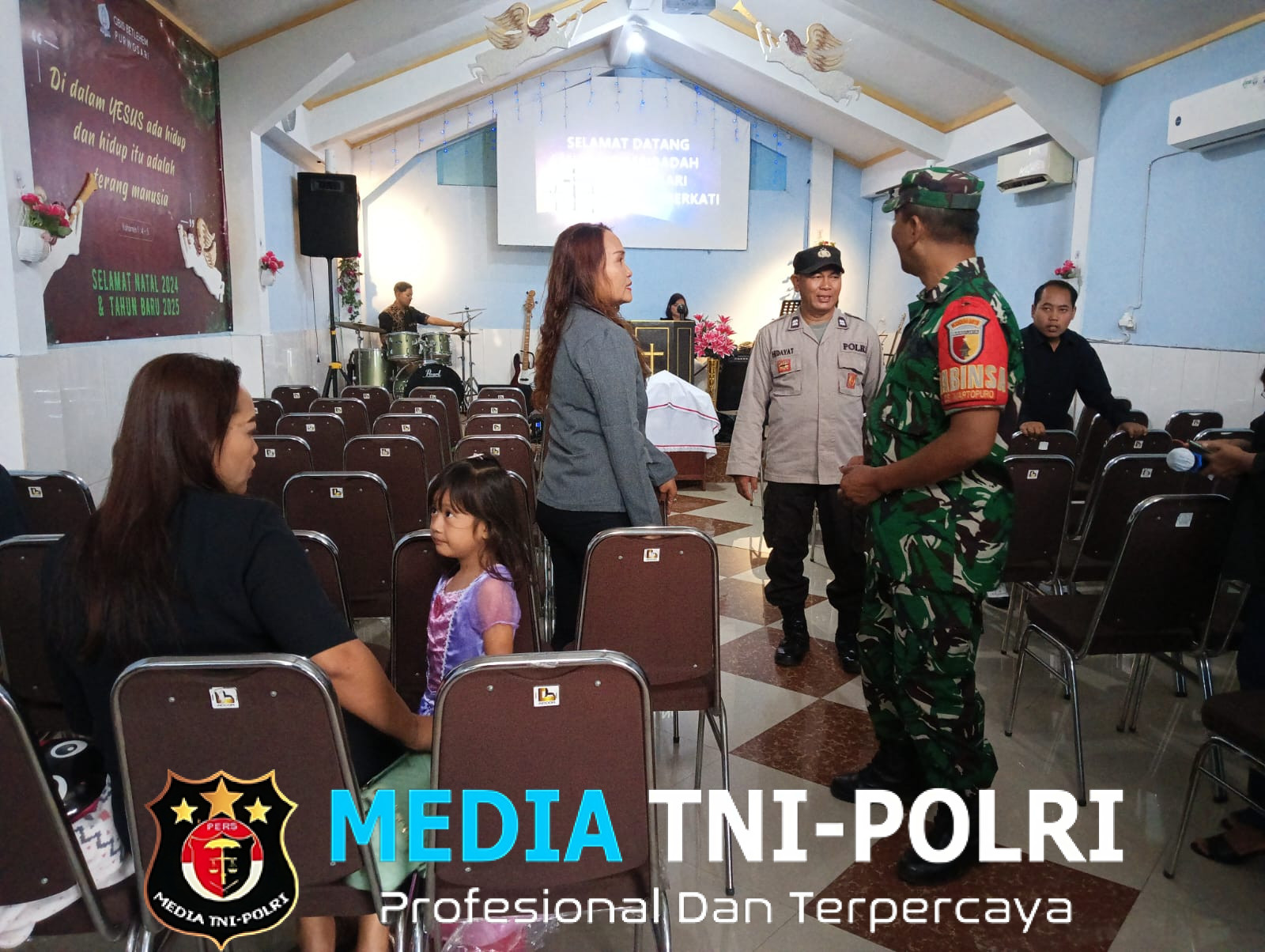 Pastikan Kondusif, Babinsa Martopuro Amankan Perayaan Paskah di Gereja GBIS Purwosari