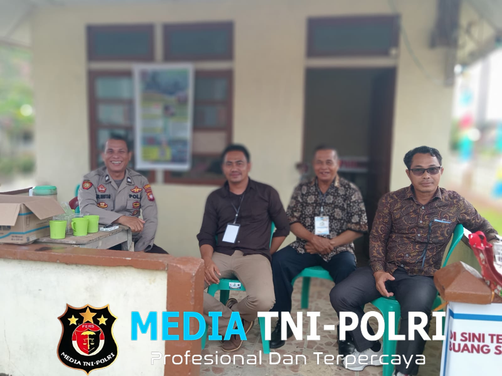 Kanit Binmas Polsek Sengah Temila Sambangi Warga Dusun Lambong, Ini Pesannya