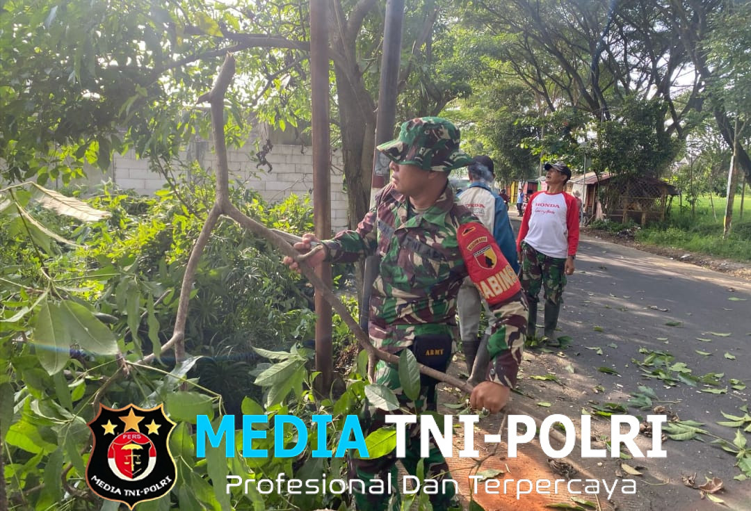 Posramil Junrejo Bersama Warga Dadaprejo Gotong Royong Bersihkan Lingkungan