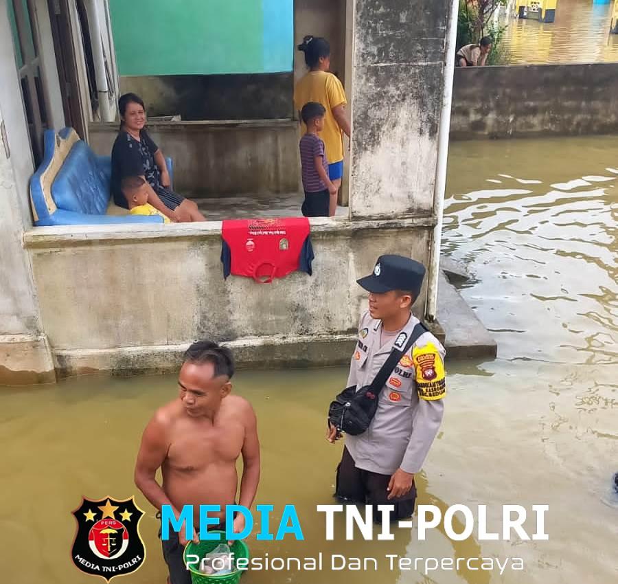 Banjir Rendam Puluhan Rumah di Kecamatan Beduai, Kapolsek Imbau Warga Waspada dan Siaga Evakuasi