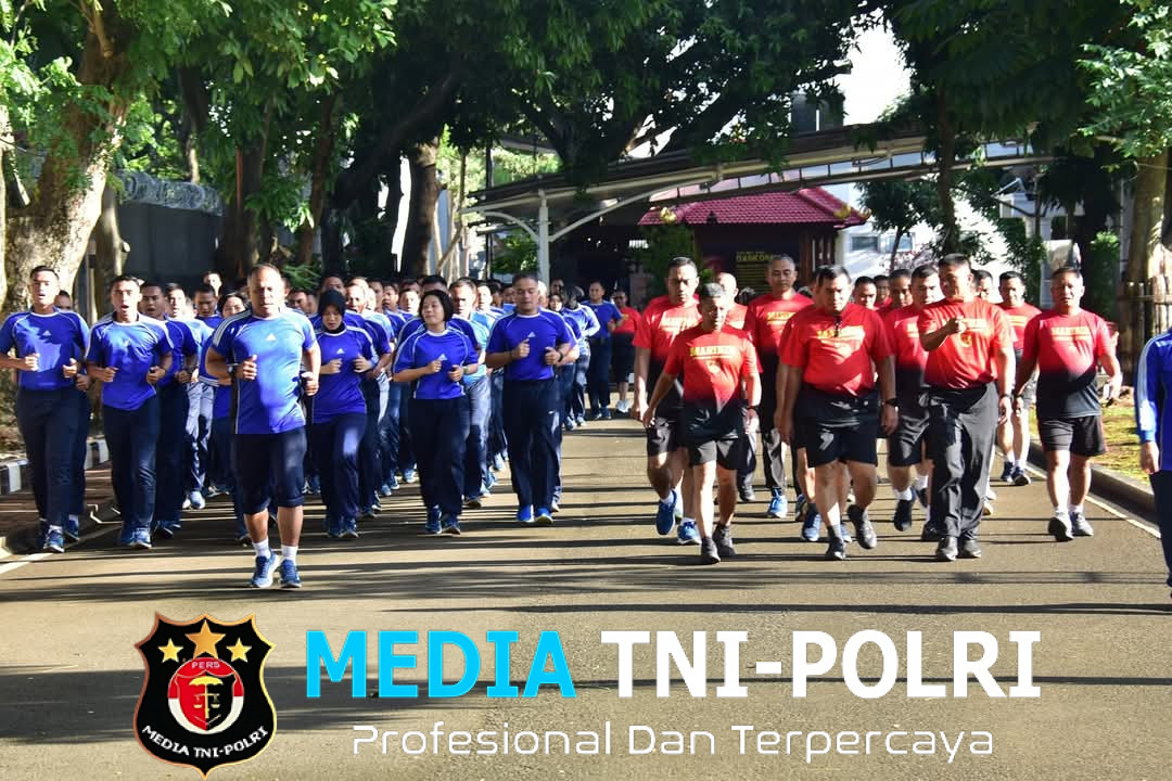 Tingkatkan Kebugaran, dan kormar Olahraga Bersama Prajurit dan PNS Mako