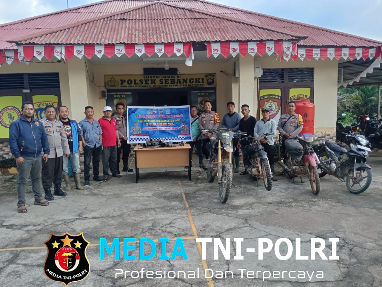 Respon Keluhan Warga, Polsek Sebangki Musnahkan Knalpot Tak Standar