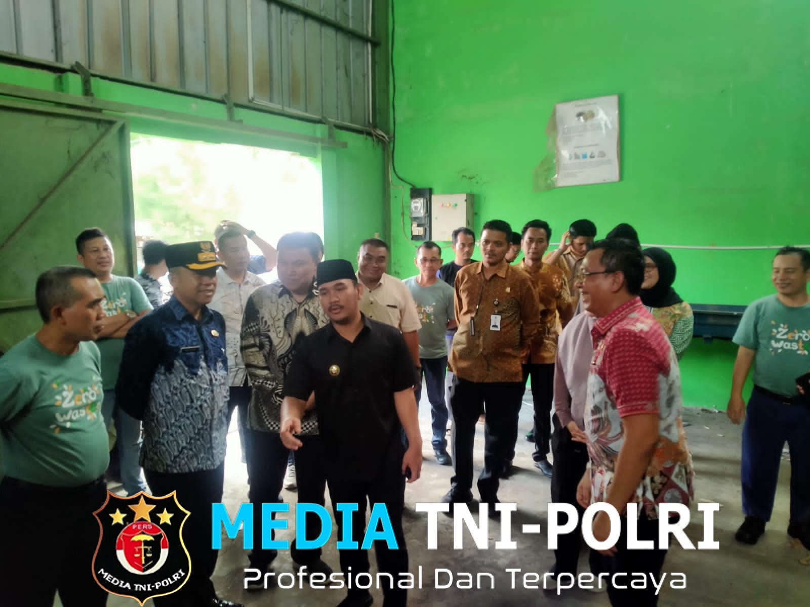 Bupati Bekasi Berkunjung Ketempat Pengolahan Daur Ulang Sampah di Desa Mekarmukti