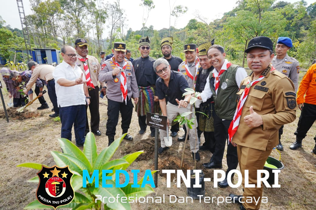 Rocky Gerung Polisi Itu ‘Pohon Lindung Seluruh Indonesia
