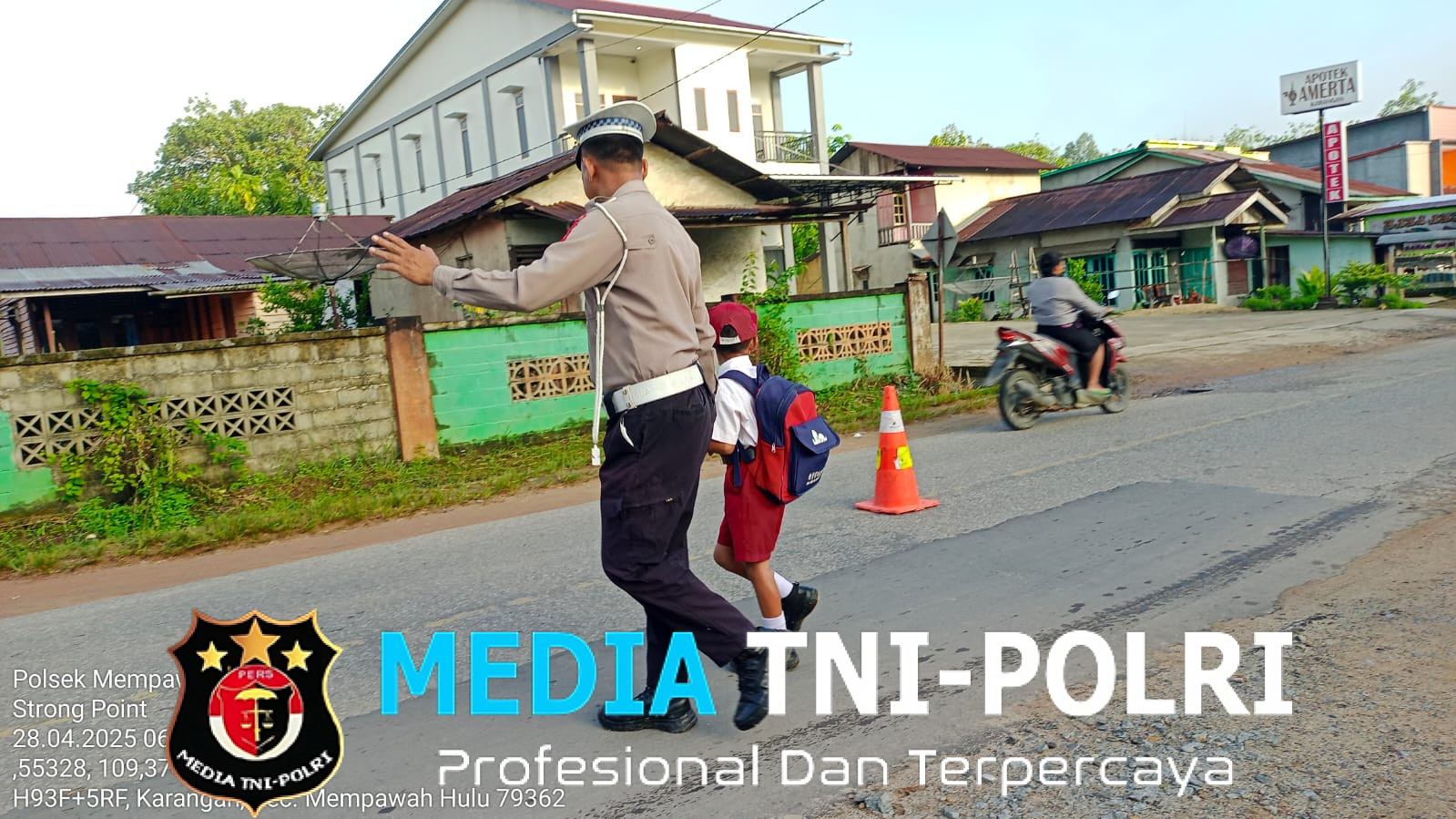 Personil Polsek Mempawah Hulu rutin laksanakan Pengaturan Lalu Lintas